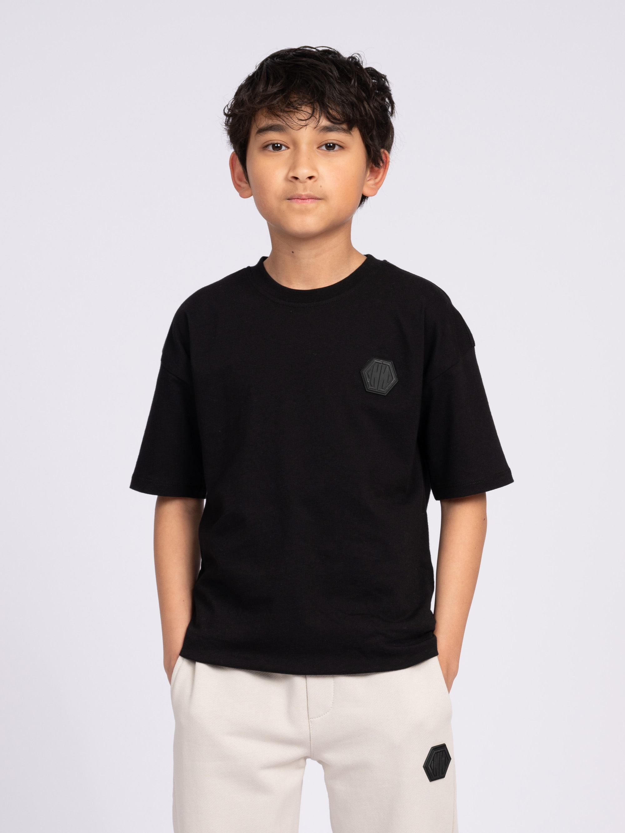 Loose T-shirt with N&N logo patch