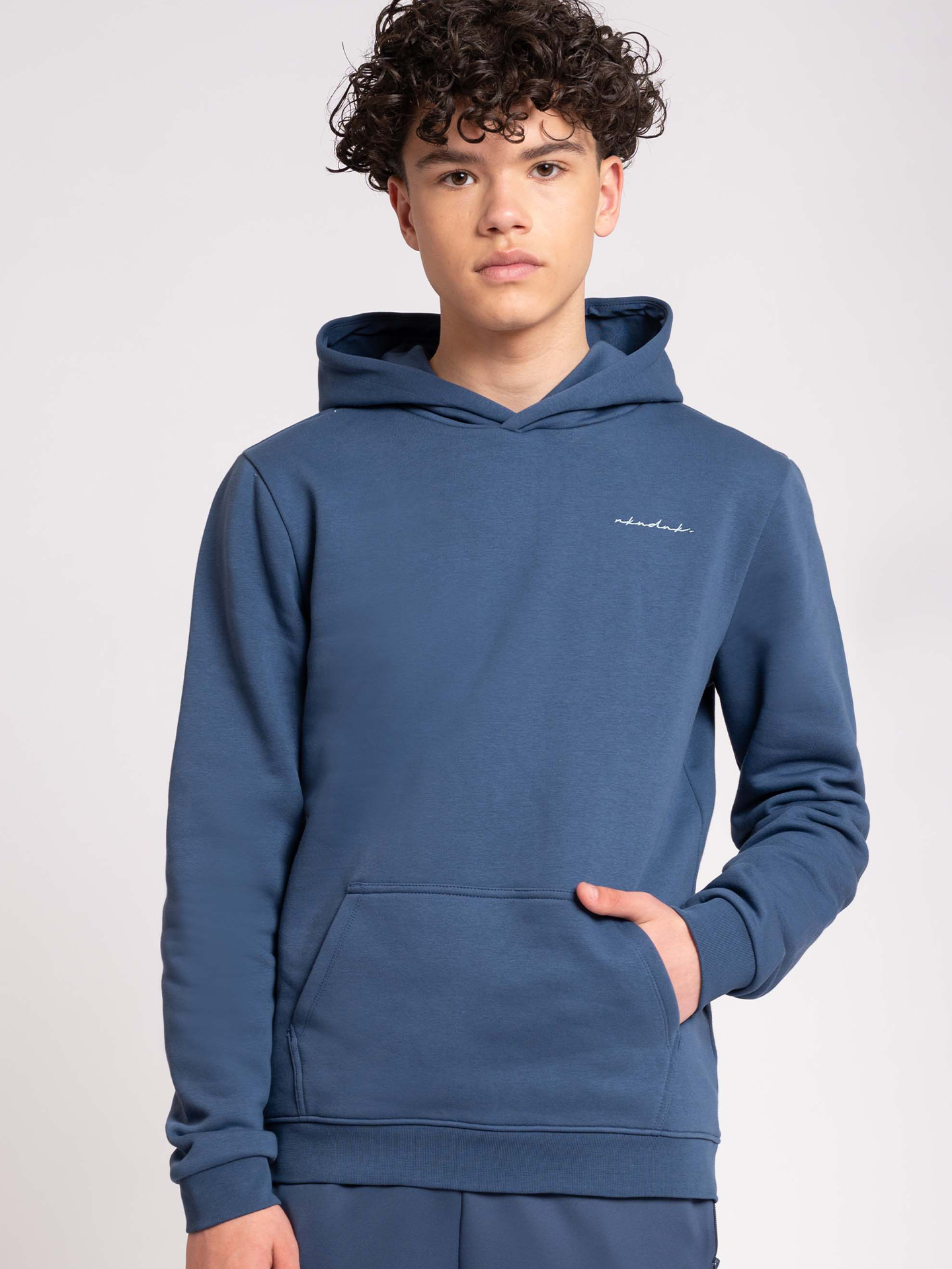 Hoodie with small logo 